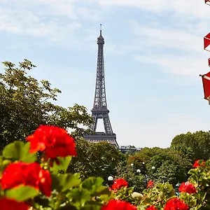 Hotel Plaza Athenee - Dorchester Collection, Paris