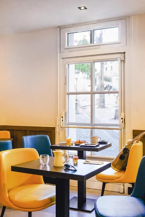 *** Hotel Timhotel Montmartre Paris France