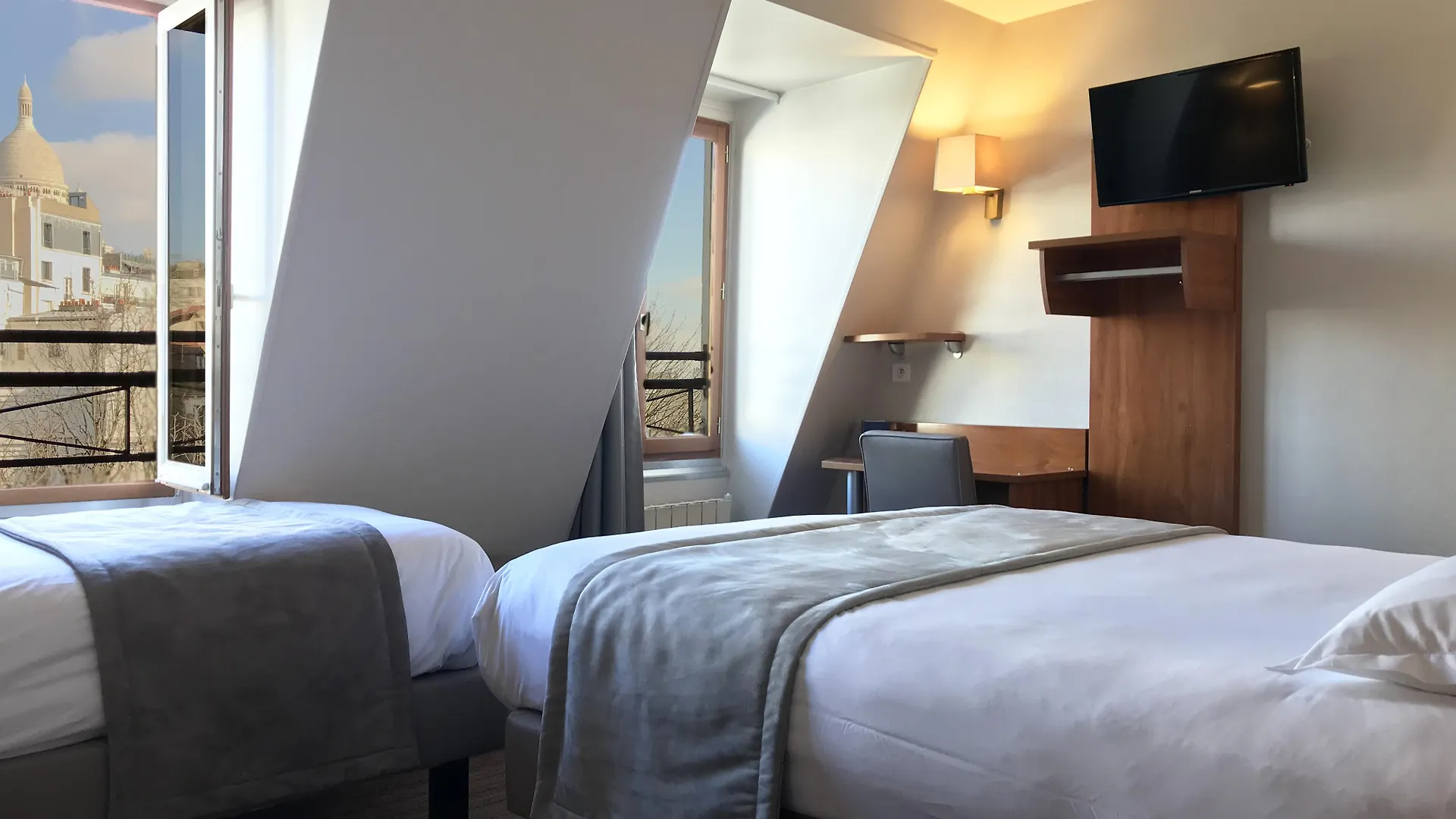 تيمهوتيل مونتمارتي باريس 3*,  فرنسا